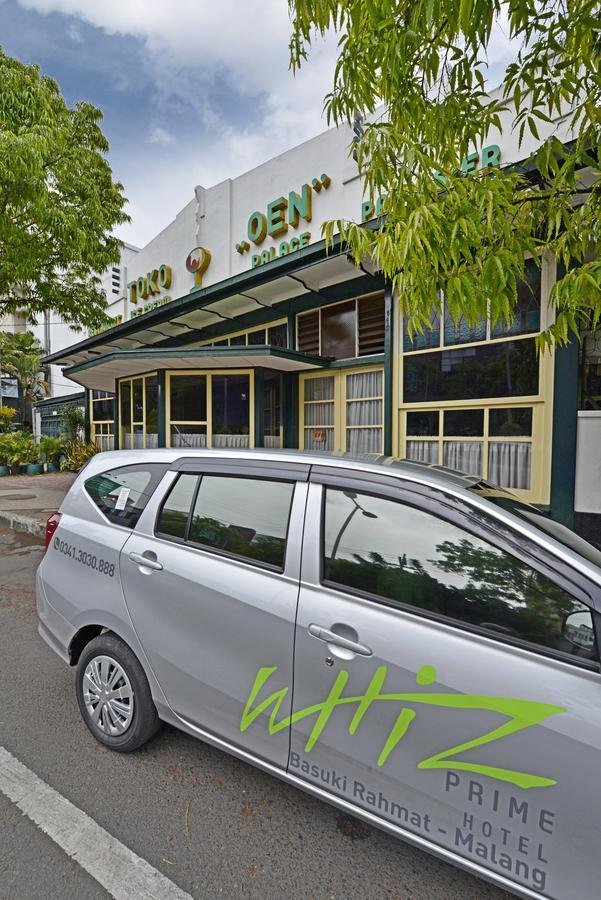 Whiz Prime Hotel Basuki Rahmat Malang Buitenkant foto